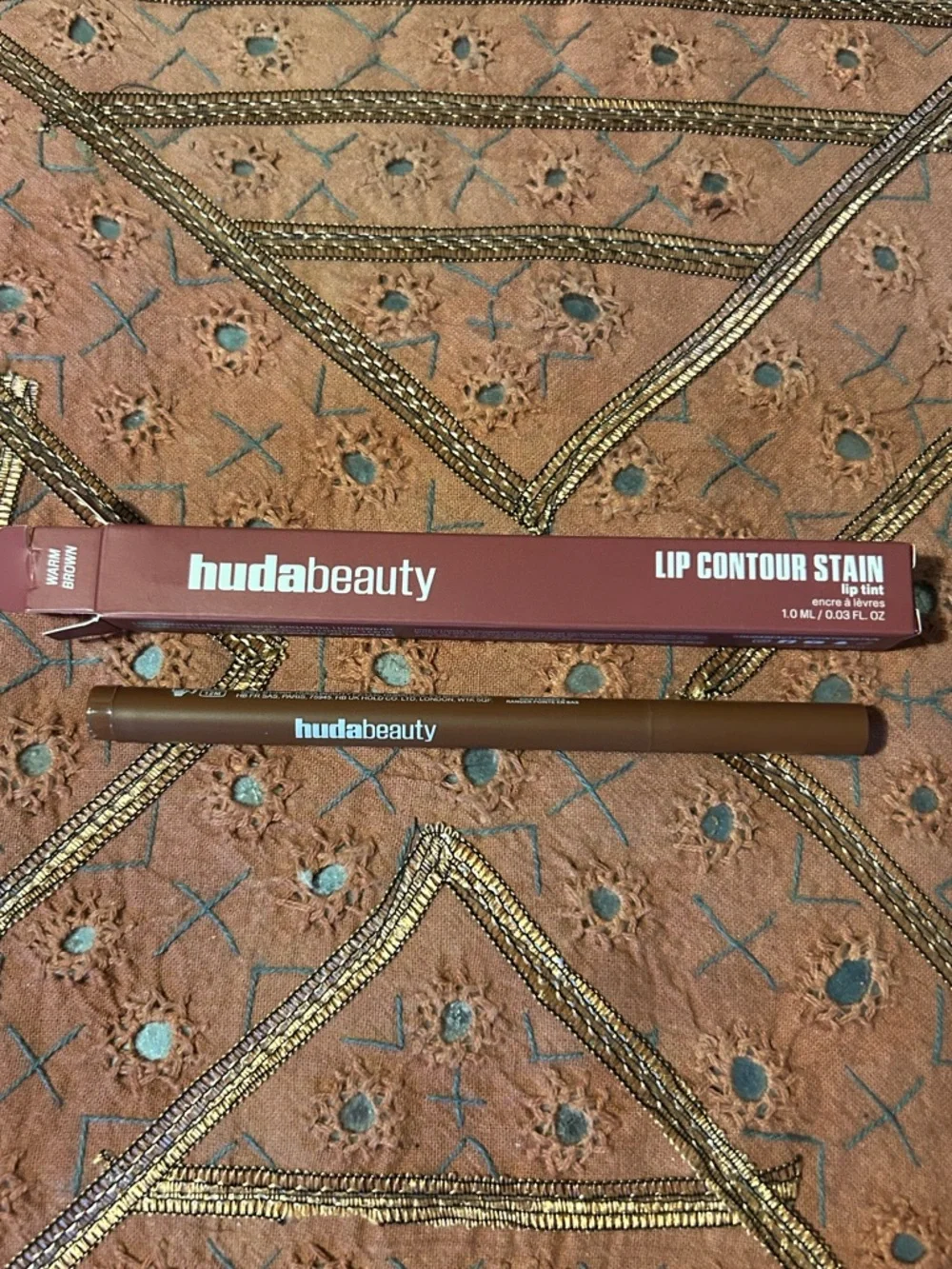 HUDA BEAUTY Lip Contour Lip Stain in Warm Brown - Picture 2 of 7